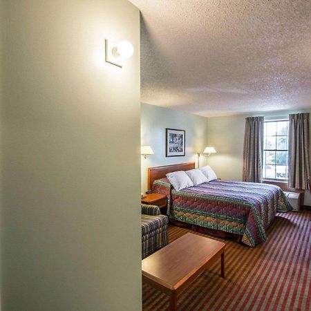 Rodeway Inn Lakeville Kültér fotó