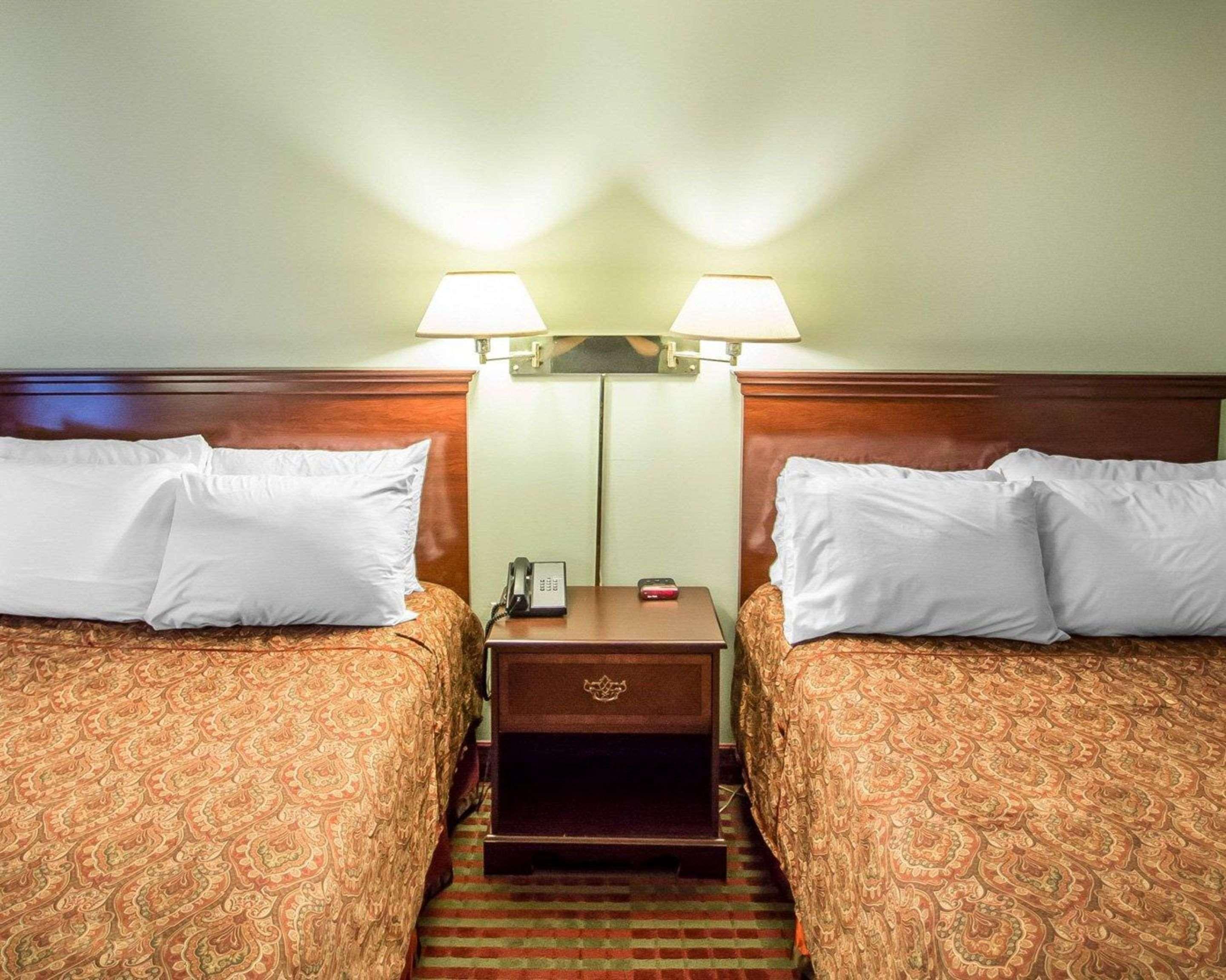 Rodeway Inn Lakeville Kültér fotó
