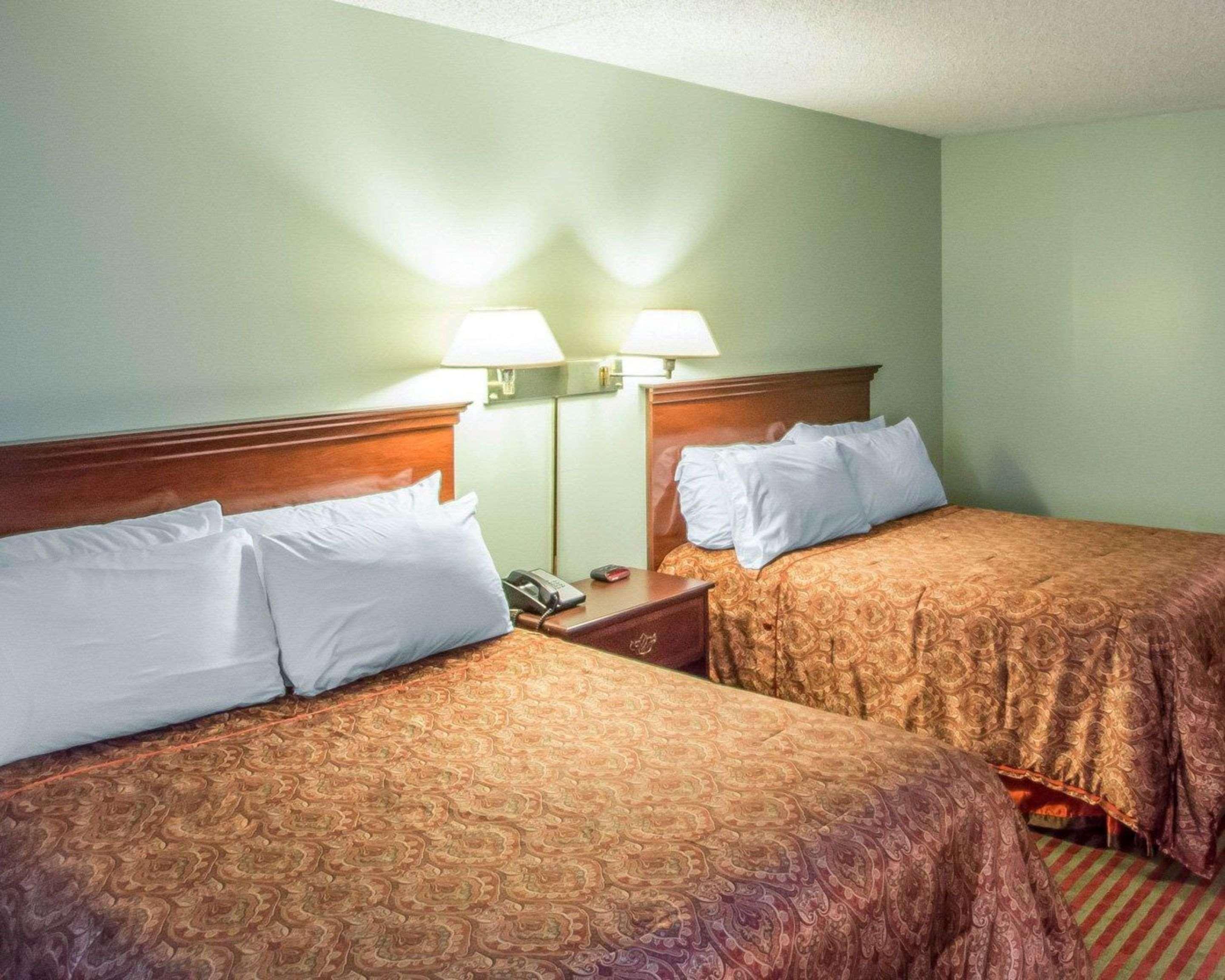 Rodeway Inn Lakeville Kültér fotó